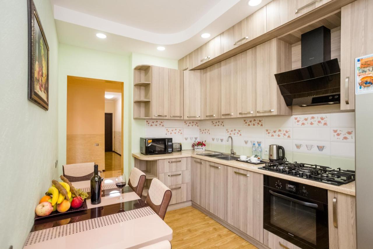 Rustaveli Three Bedroom With Amazing Views Апартаменты *